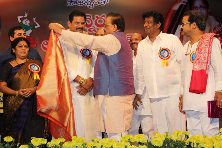 Raj Kumar Wadiyar with S. P
